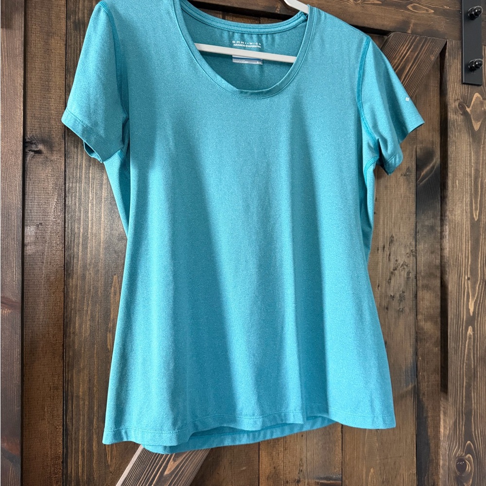 Columbia Aqua Blue Short Sleeve Women's Tee